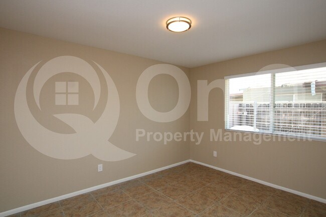 Photo - 140 E Ingram St