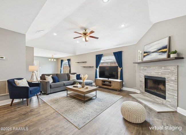 Photo - 115 La Rue Vil