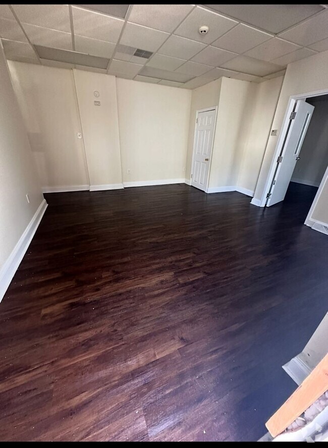 Building Photo - 417 Church Ln Unit Apt. B