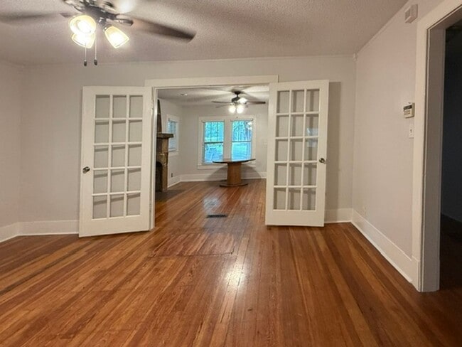 Photo - 2415 Virginia Blvd NW