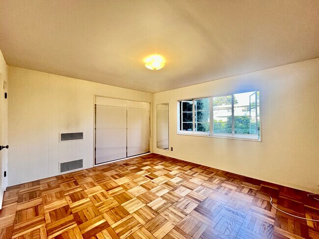 Bedroom 1 - 5205 Village Grn Unit Lower