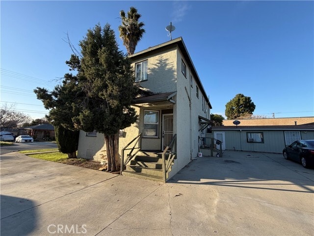 Building Photo - 8529 Oleander Ave Unit 3