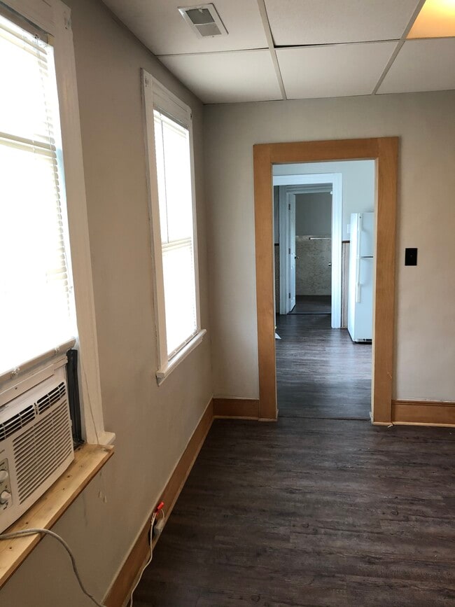 Photo - 1579 E 32nd St Unit Up