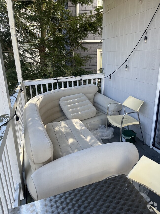 Building Photo - 23 Tufts St Rental