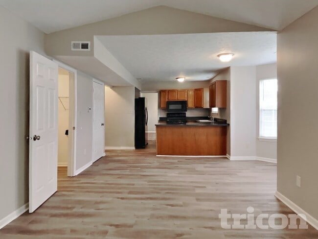 Photo - 1464 Rebecca Ln