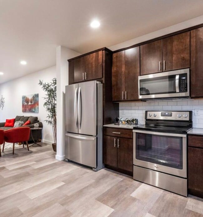 3-Story Urban Walk Up at a Modern Communit... - 3-Story Urban Walk Up at a Modern Communit... House