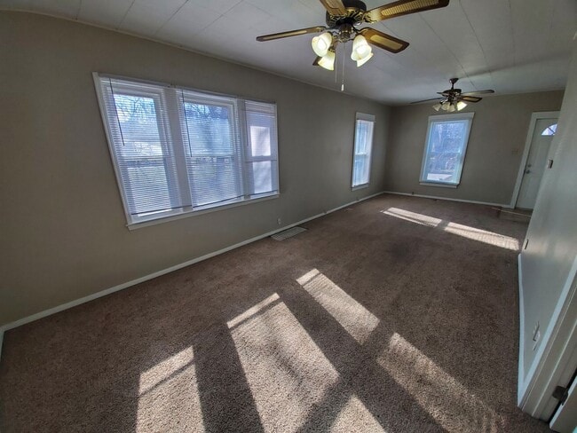 Photo - 2 bedroom, 1 bathroom rental home!