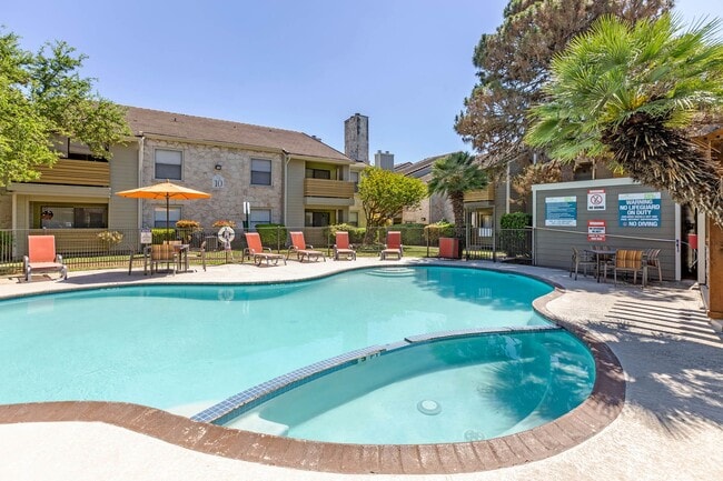 Building Photo - Turtle Creek Vista