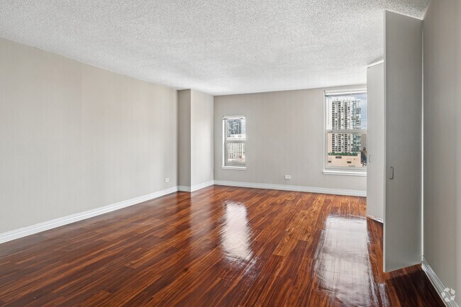 1BR-JR/1BA Living Area - 100 W. Chestnut