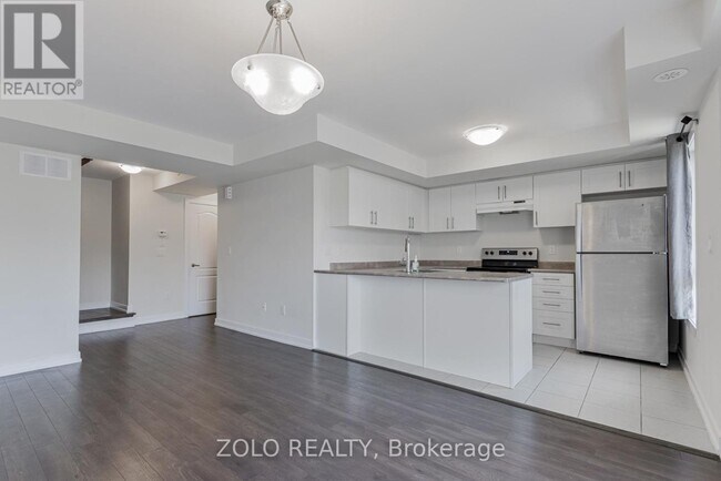 Photo - 10 Westmeath Ln