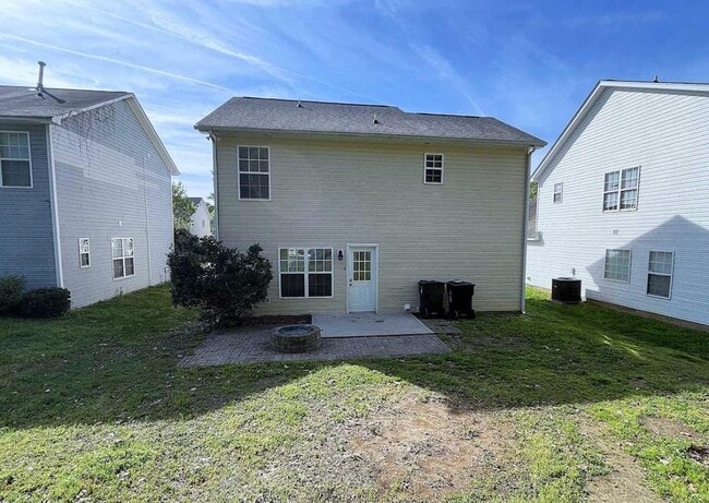 Photo - 974 Ramsgate Dr SW