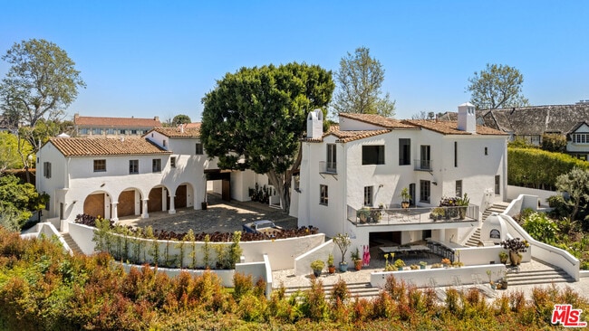 Photo - 211 S Muirfield Rd