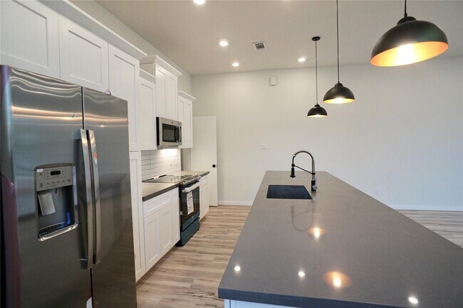 Photo - 1711 Summer St
