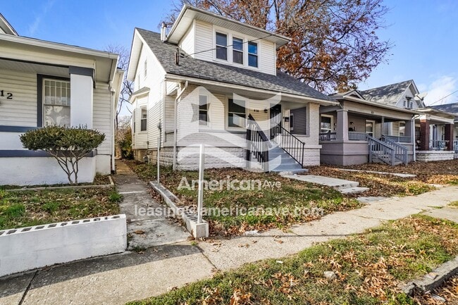 Photo - 810 Sutcliffe Ave