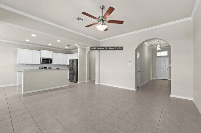 Photo - 6142 Fairburn