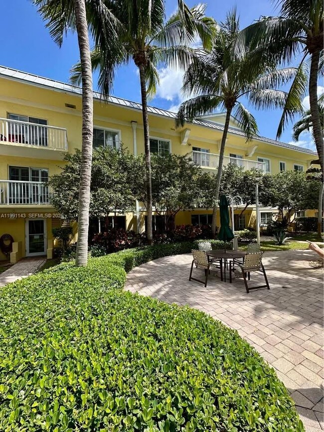 Photo - 151 NE 16th Ave Unidad 334