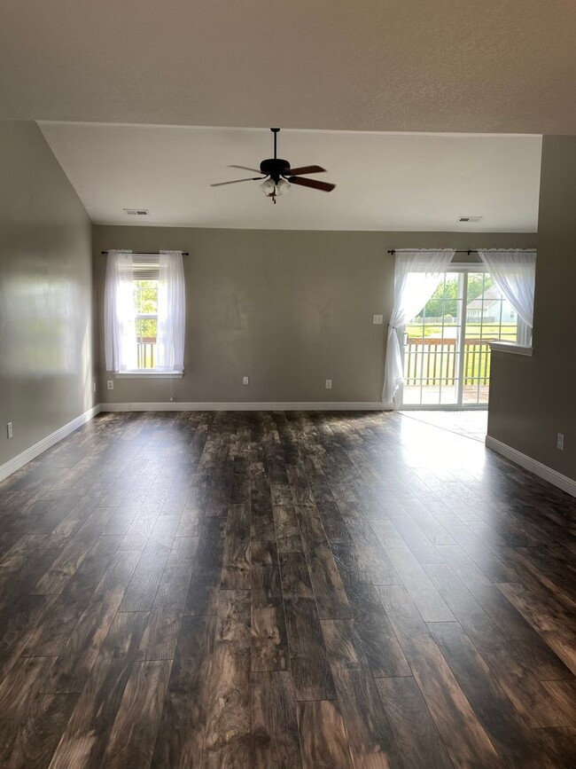 112 Michelle Ward Ln