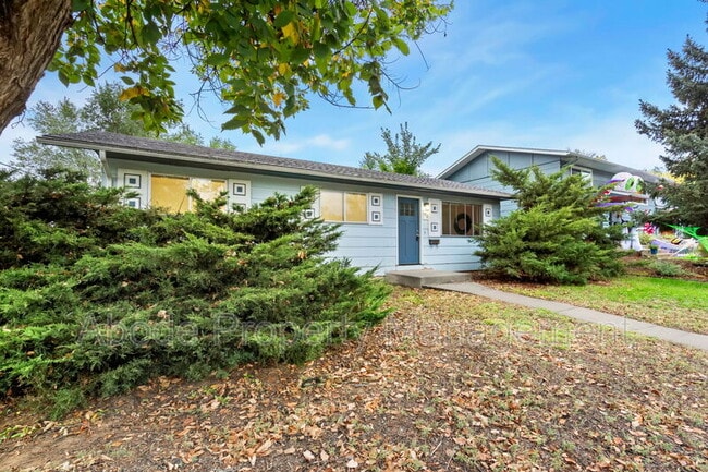 Photo - 328 N Roosevelt Ave