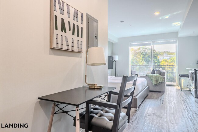 Photo - 210 E Green St Unidad 714