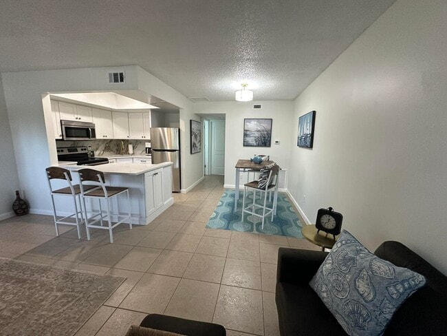 Photo - 2319 Tamarind Dr Unit 102