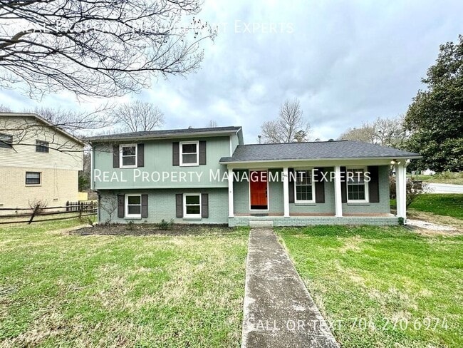 Building Photo - 900 Tally Ho Ct