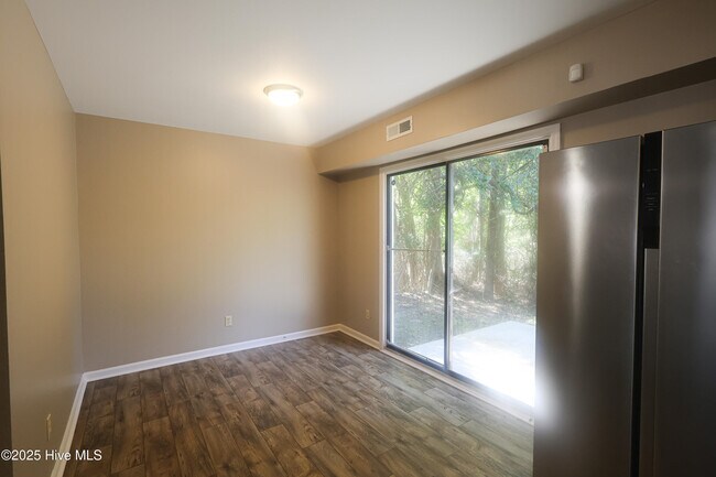 Photo - 119 N Onsville Pl