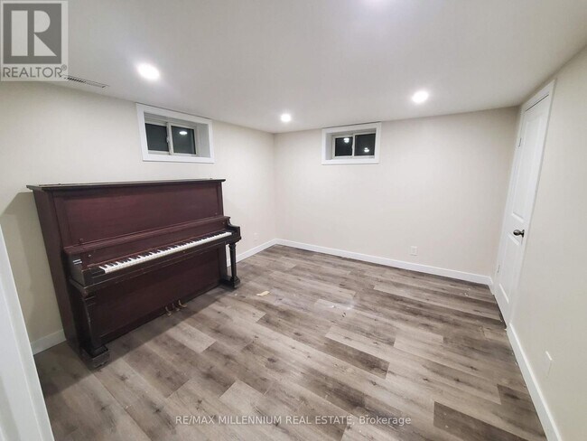 Photo - 491 Blake St
