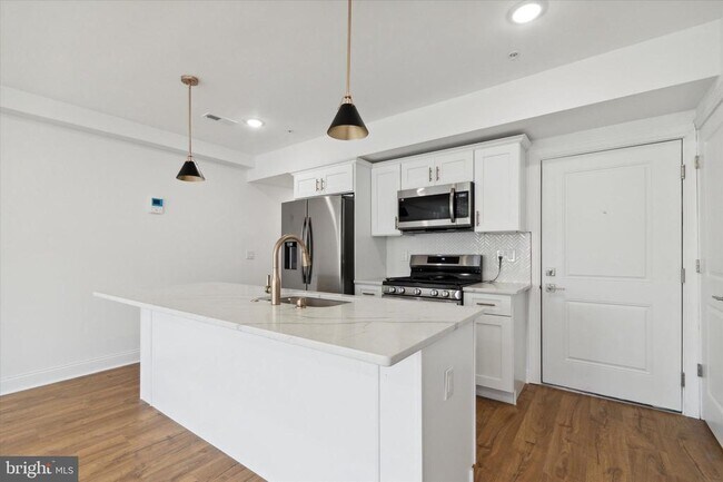 Photo - 673 N Preston St Unit 4