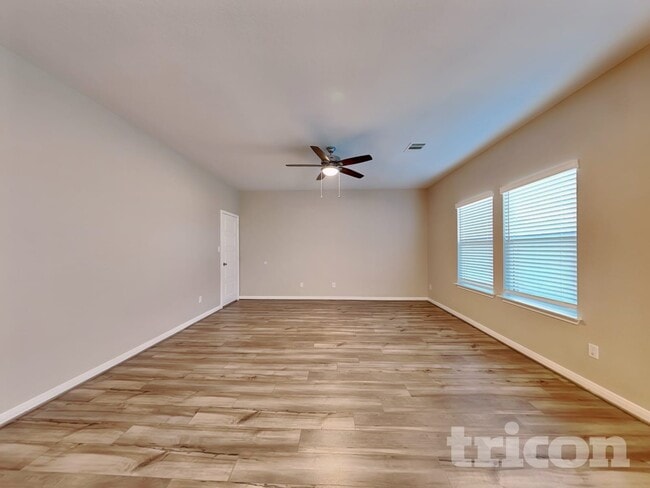 Photo - 13547 Emerson Wy