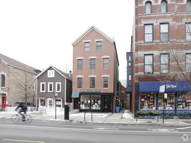 Photo - 823 W Armitage Ave