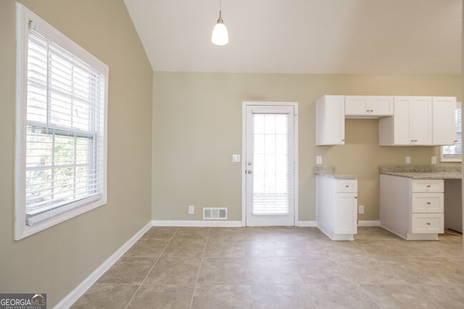 Photo - 302 W Paulding Blvd