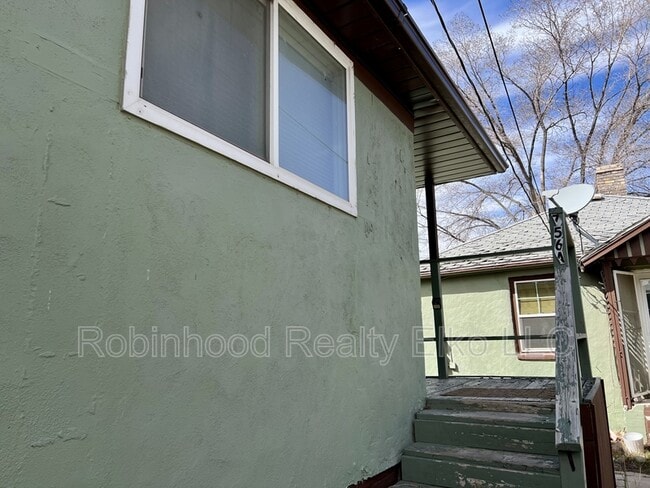 Building Photo - 756 1/2 Maple Street Unit A