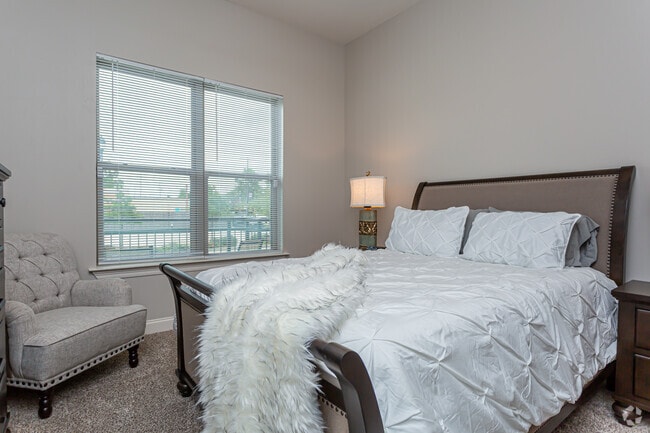 1 BR, 1 BA - 774 SF