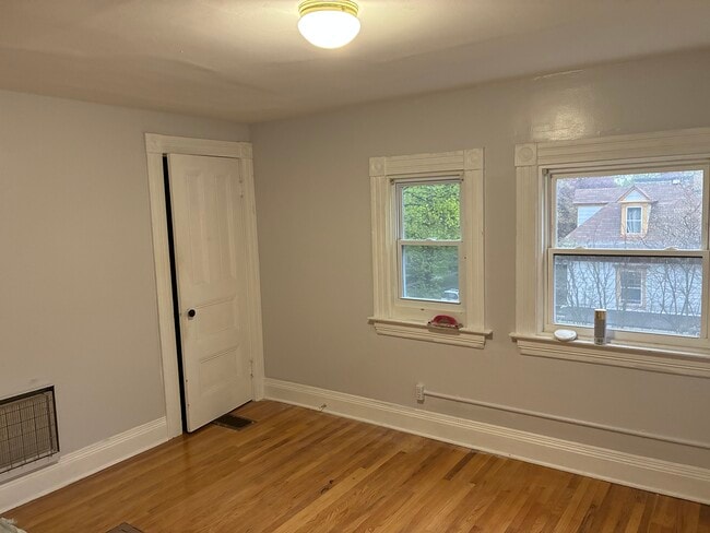 Building Photo - 80 Berkeley St Unit Apartment #4