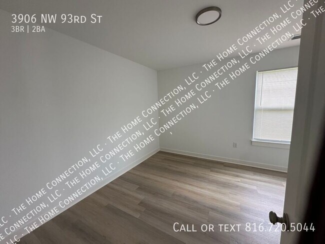 Photo - 3906 NW 93rd St