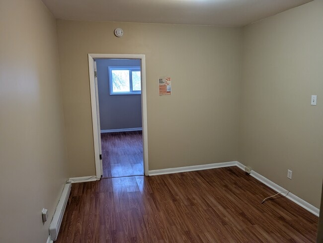 Photo - 680 B Aberdeen Ave