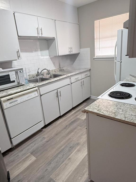 Photo - 1038 N Wells St