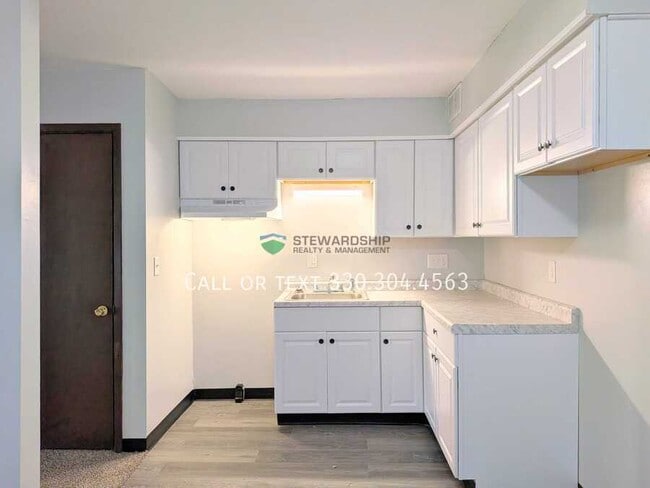 Building Photo - 310 Engadine Ct Unit A-2