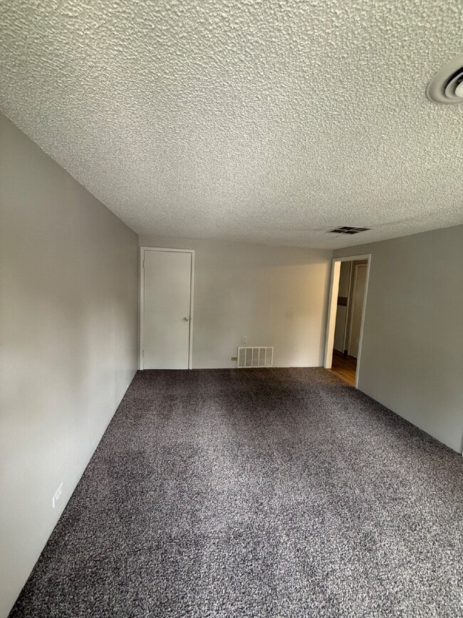 Photo - 3101 S Fox St