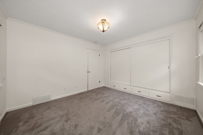 Photo - 827 W 11th Ave