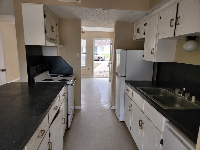 Photo - 50 Pheasant Run Dr