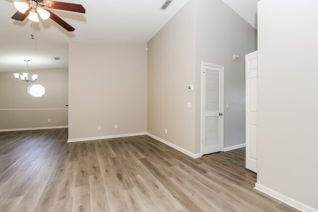 Photo - 1348 High Plains Dr S