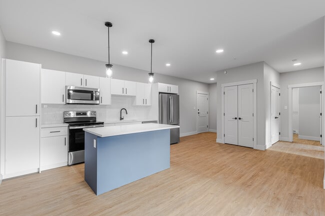 Building Photo - Apartment for Rent Unit 1