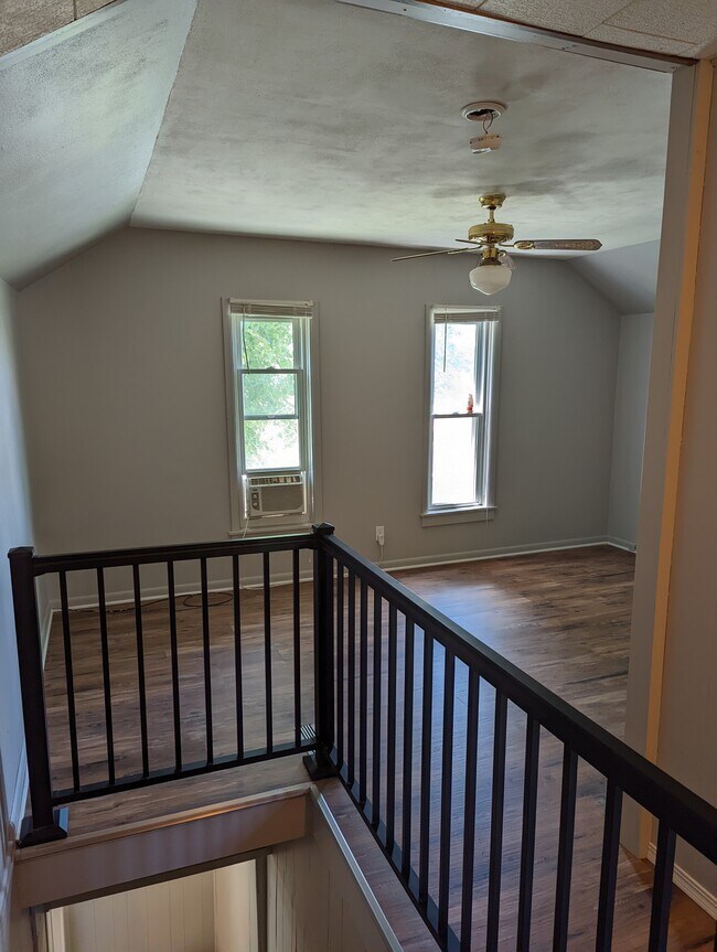 Main living area - 515 Wabasha Ave House Unit 2