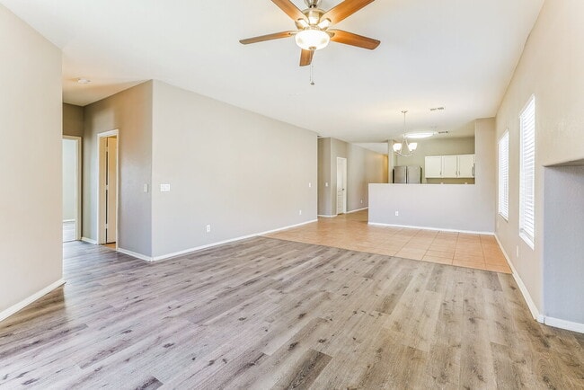 Photo - 30225 N Royal Oak Way