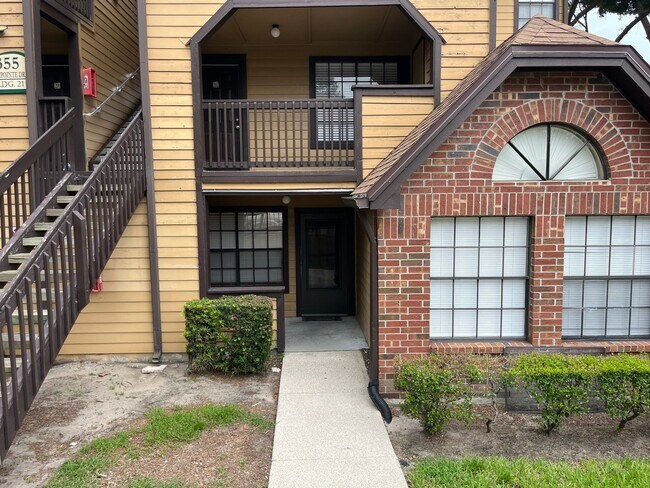 Photo - 355 Lakepointe Dr Unit 102