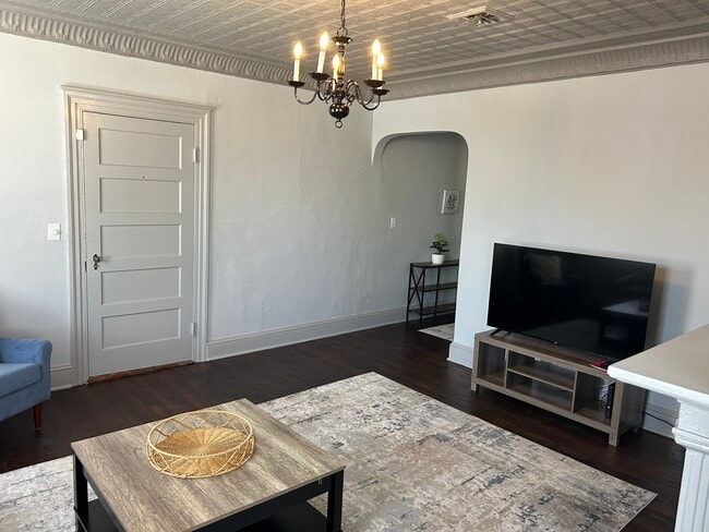 Photo - 812 Pollock St Unit Downtown Pollock St Gem