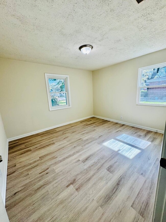 Photo - 1602 Klauke St