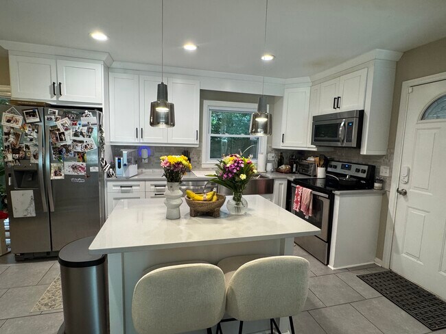 Photo - 2332 Tanglewood Cir NE