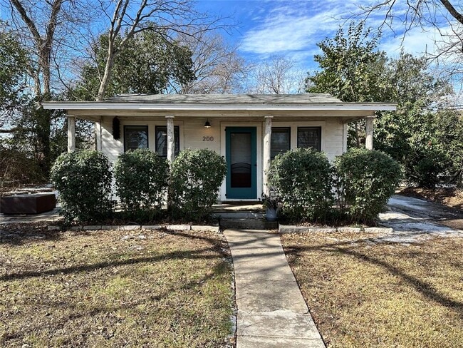 Building Photo - 200 S Cedar St